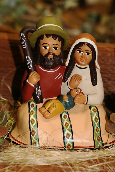 Sagrada Familia durante el nacimiento de Jesús en el pesebre 6 —  Fotos de Stock