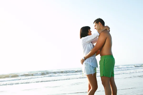 stock image Oving couple embracing each other