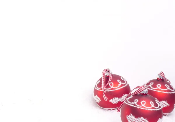 Bolas vermelhas isoladas em branco — Fotografia de Stock