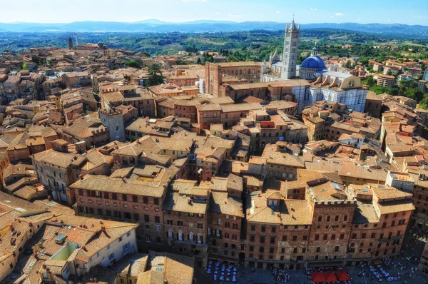 Siena aus der Vogelperspektive von terra mangia — Stockfoto