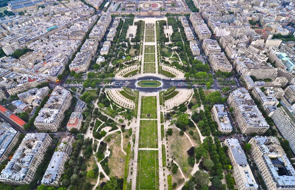 Pařížské panorama pohled z Eiffelovy věže — Stock fotografie