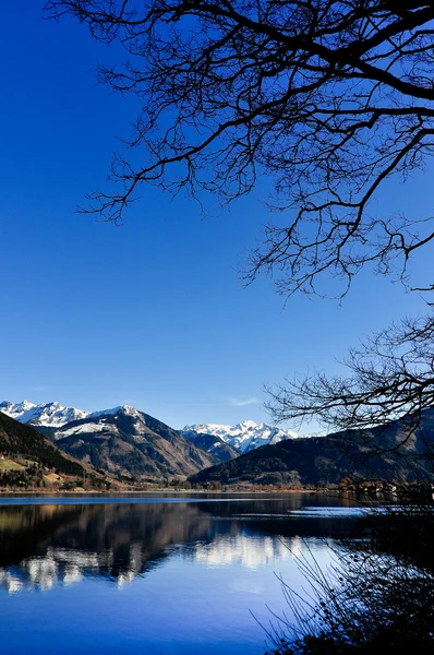 Montagna vista lago paesaggio — Foto Stock