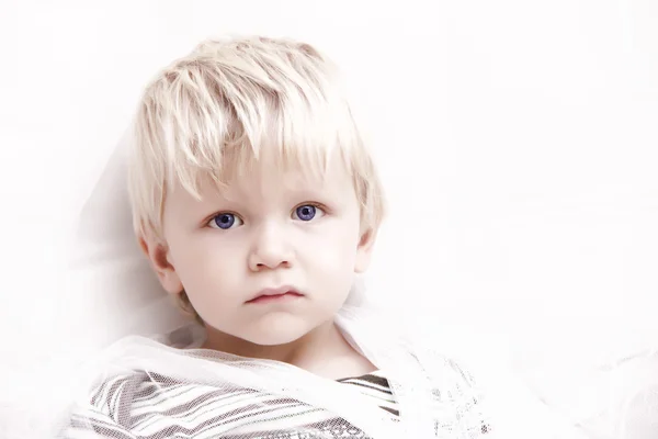 Blond pojke — Stockfoto