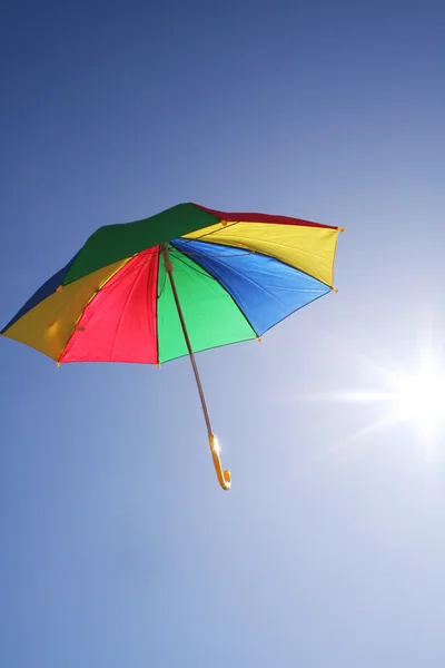 Fliegender Regenschirm — Stockfoto