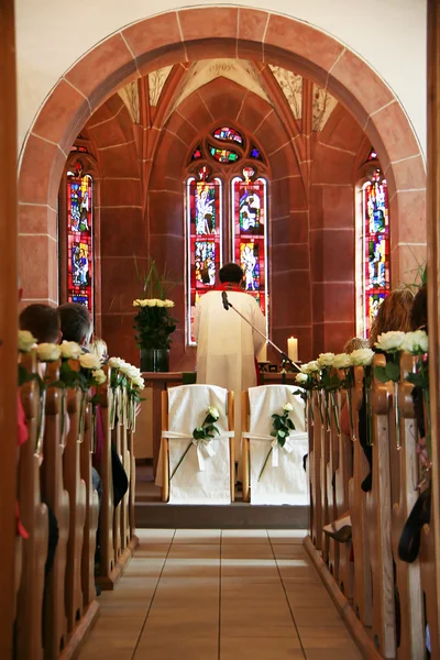 Egyházi esküvő — Stock Fotó