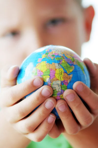 The World in the hands of our kids — Stock Photo, Image