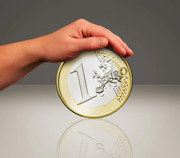 Ratowania euro — Zdjęcie stockowe