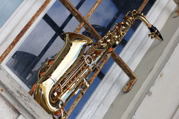 Staré grungy saxofon — Stock fotografie