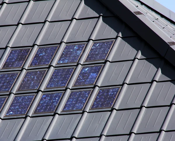 Azulejos de techo solar — Foto de Stock