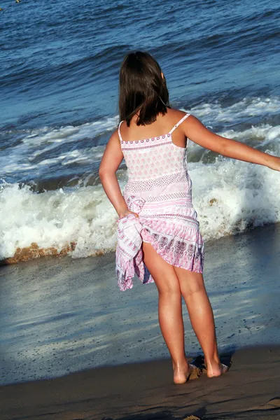 Holčička na pláži — Stock fotografie