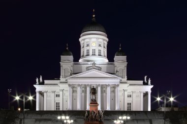 Helsinki Katedrali, gece