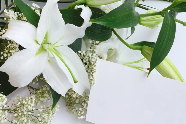 ユリの花束とグリーティング カード — ストック写真