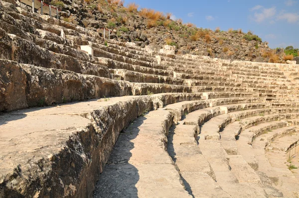 Ruined amphitheater. — Stock Photo, Image