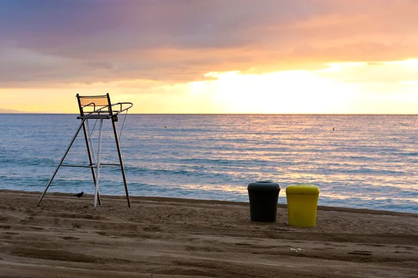Zonsopgang aan het strand van Barcelona — Stockfoto