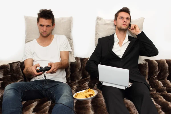 Gamer en zakenman naast elkaar — Stockfoto