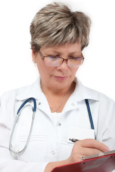 Mujer doctor escribiendo prescripción — Foto de Stock
