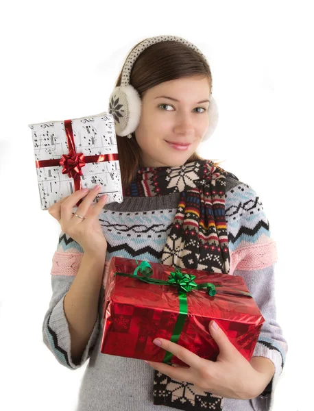 Glückliches Mädchen mit Weihnachtsgeschenken — Stockfoto