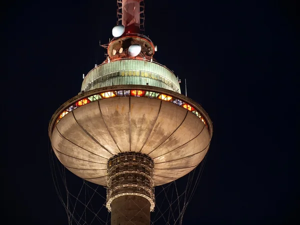 Πύργο της τηλεόρασης Βίλνιους τη νύχτα. — Φωτογραφία Αρχείου