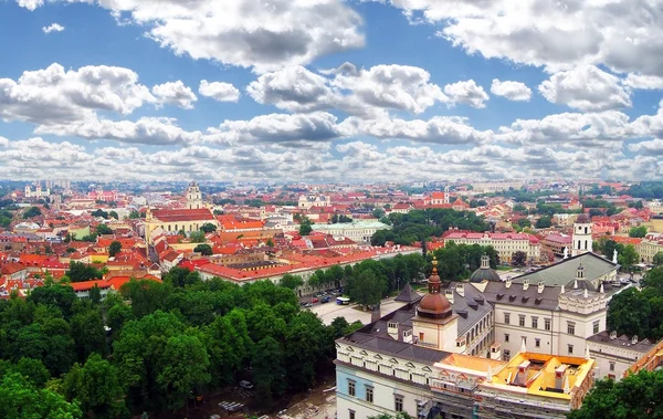 Vista sulla città vecchia capitale della Lituania — Foto Stock