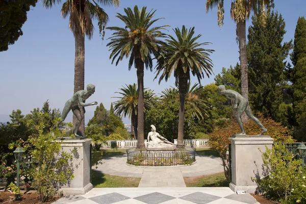 Staty av achilles i achillion palace corfu, Grekland — Stockfoto