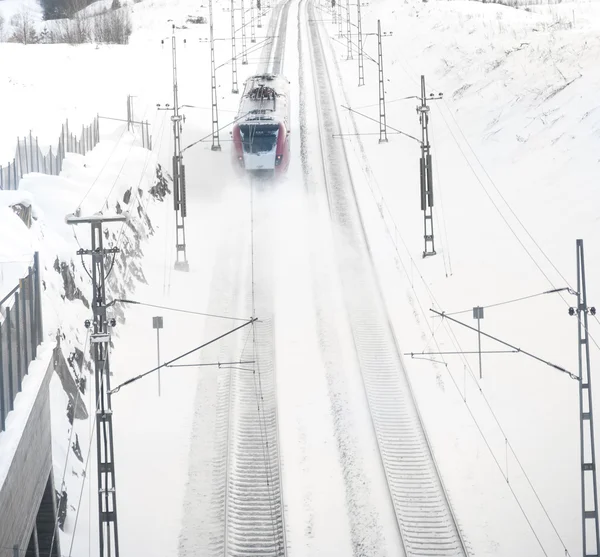 Train in de winter — Stockfoto
