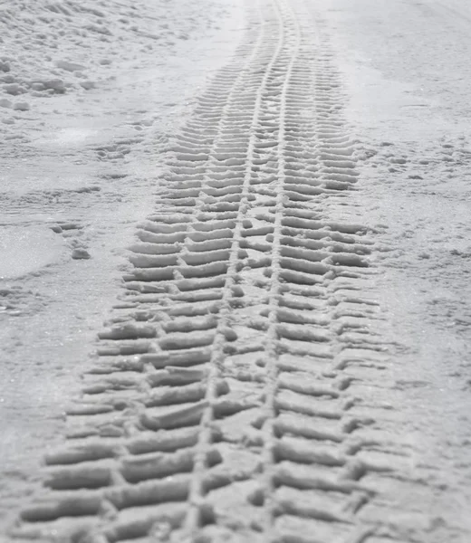 Pista di pneumatici nella neve — Foto Stock