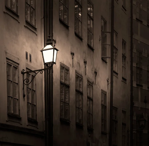 Régi épület lámpás — Stock Fotó