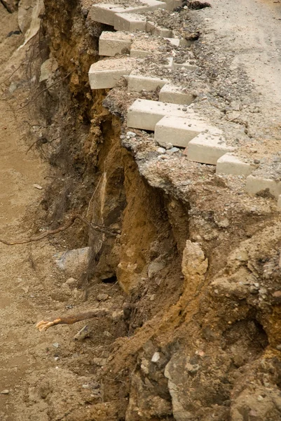 Ditch com tijolos — Fotografia de Stock
