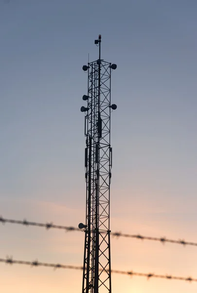 Telekommunikation pylon — Stockfoto