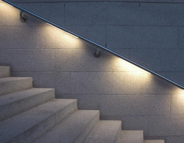 Escadas à noite — Fotografia de Stock