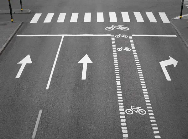 Straat met fietsen pad — Stockfoto