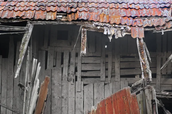 Casa in legno demolita — Foto Stock