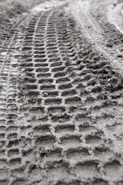 Pista di pneumatici nel fango — Foto Stock