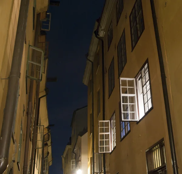 Открытые окна в Стокгольме — стоковое фото