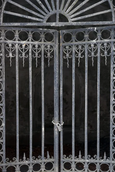 Iron door — Stock Photo, Image