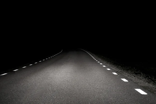 Дорога ночью — стоковое фото