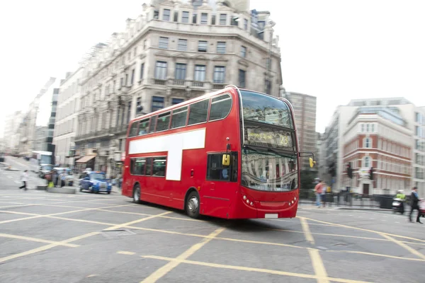 Лондонский автобус — стоковое фото