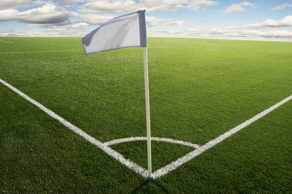 Rohová vlajka na fotbalovém hřišti — Stock fotografie