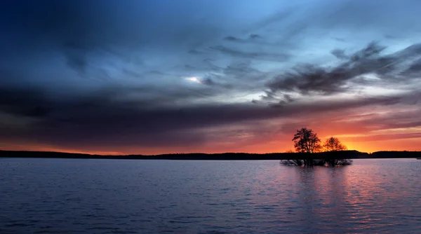 Eiland in zonsondergang — Stockfoto