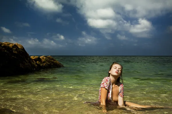 海の女の子 — ストック写真