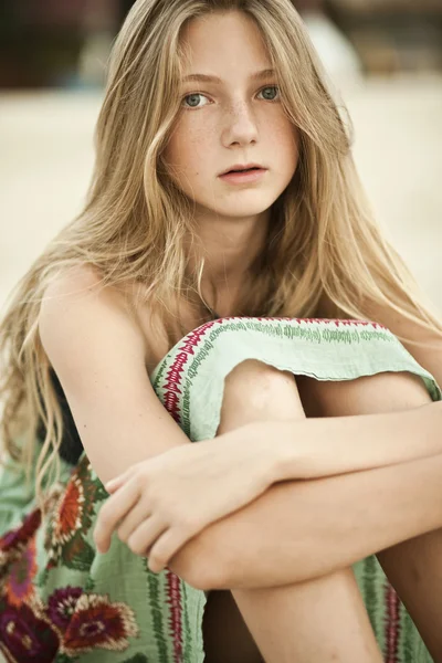 そばかすの十代の少女 - の肖像画 — ストック写真