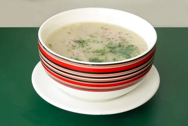 卵と白酸っぱいライムギ粉スープ — ストック写真