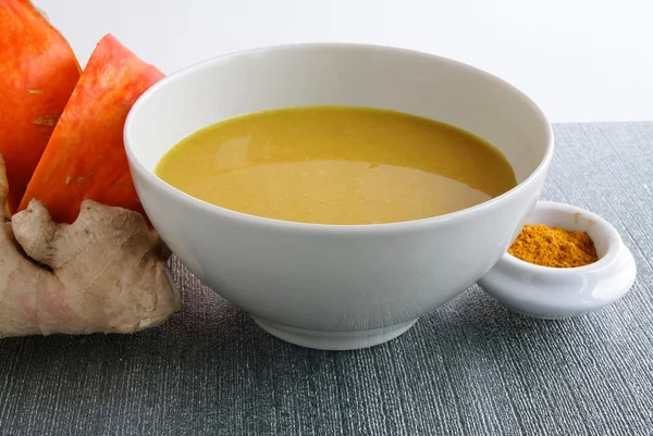 Pumpkin soup with curry and ginger — Stock Photo, Image