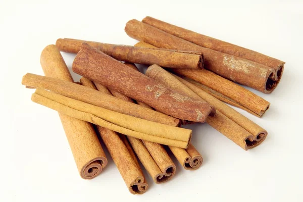 Brown cinnamon barks as tropical spice — Stock Photo, Image