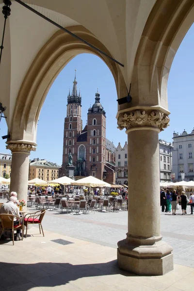Mary's Church and market Place in Krakow — Stock Photo, Image
