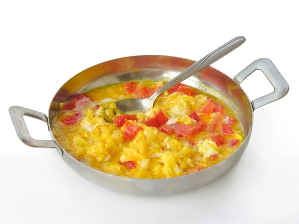 Uova strapazzate con pomodoro a colazione — Foto Stock