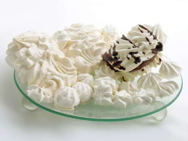 メレンゲ白い鮮明なケーキ — ストック写真