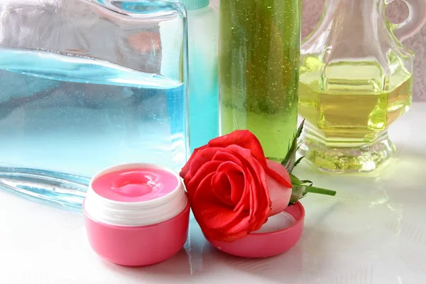 Kosmetyki w łazience — Zdjęcie stockowe