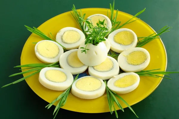 Boilled eggs with waheat sprouts as symbolic Easter food — Stock Photo, Image