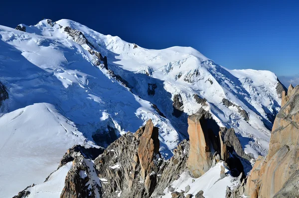 Mont Blanc, cima de Europa, montañas de los Alpes — Foto de Stock